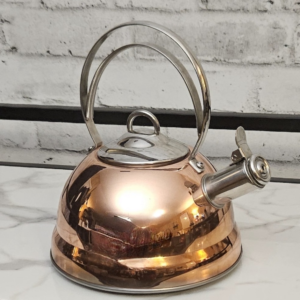 IL MULINO New York 2 QT Copper Stovetop Whistling Tea Kettle Pot